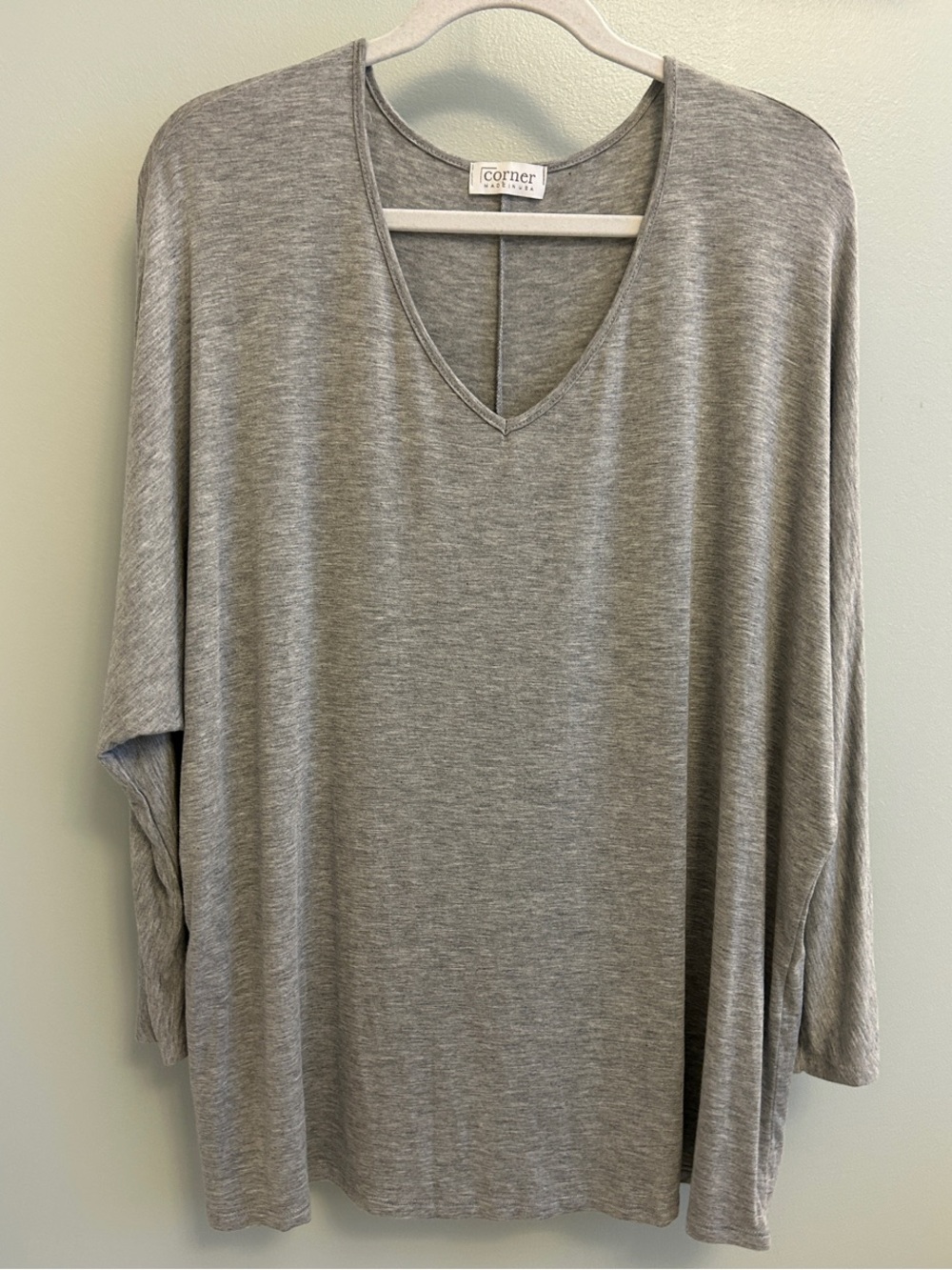 Women's V-Neck Long Sleeve Top in Light Gray